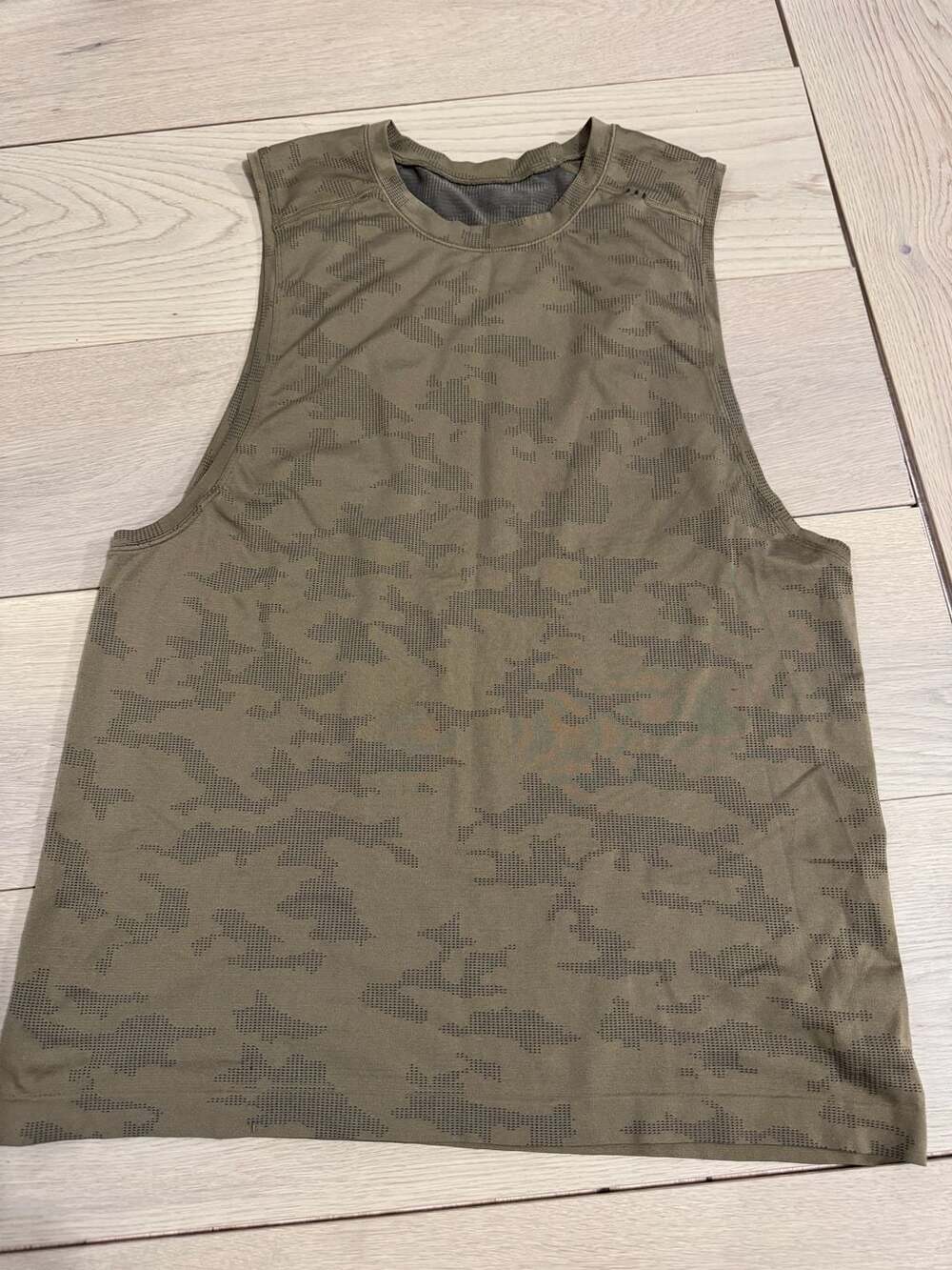 Lululemon Metal Vent Tech Seamless Tank Top Camo Print Sz L